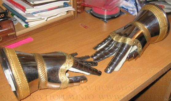 Gauntlets1 (9).jpg
