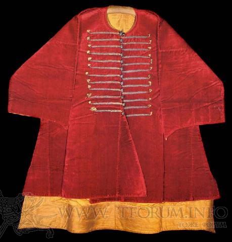 Short caftan associated with Selim I the Terrible (1512-20). Partially double red satin waffle velvet grids, early 16th century.jpg