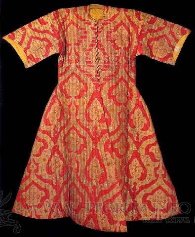 Caftan with short cotton sleeves, having belonged To Selim I The Terrible (1512 20). 16th century