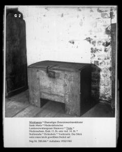 mi13619g02a.jpg