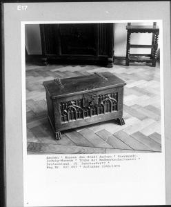 mi09142e17a.jpg