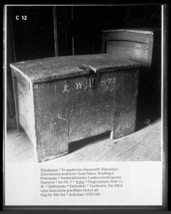 mi13619c12a.jpg