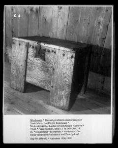 mi13619g04a.jpg