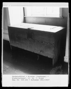 mi11303f02a.jpg