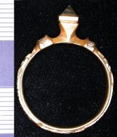 Medieval_gold_finger_ring.jpg